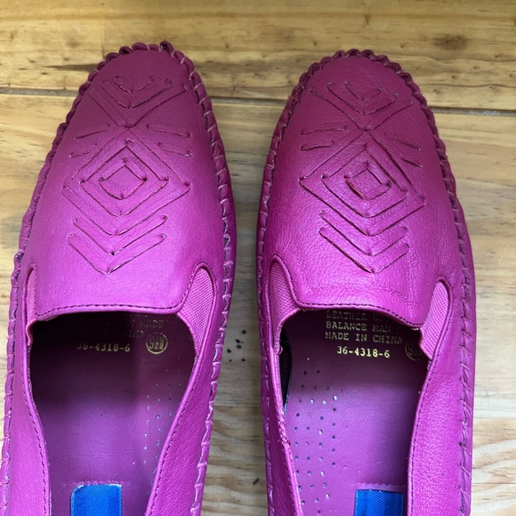 VALLEY LANE PINK LOAFERS SZ 9 1/2 W - Picture 6 of 8